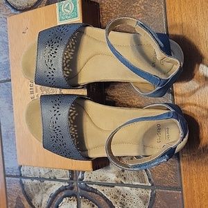 Earth origins sandles